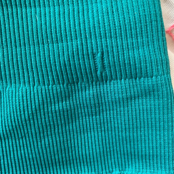 Lululemon Zone In crop - Picture 5 of 5